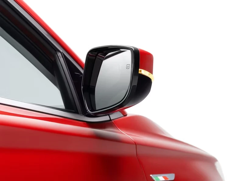 Наружные зеркала с подогревом и электроскладыванием G01