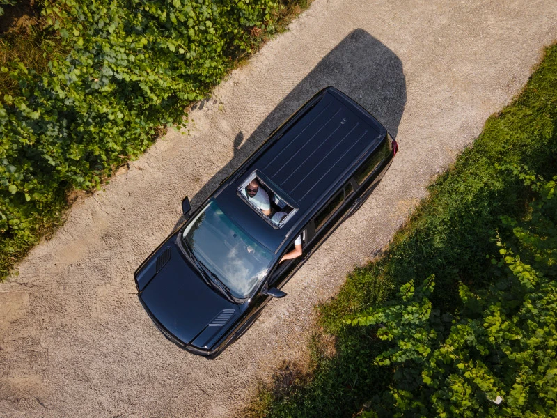 Электрическая крыша с солнцезащитным козырьком. G03F